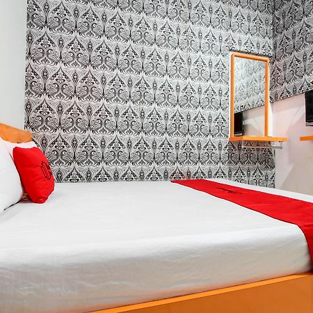 เรดดอร์ซ เนียร์ ฮาร์โตโนมอลล์ Hotel Kejayan ภายนอก รูปภาพ