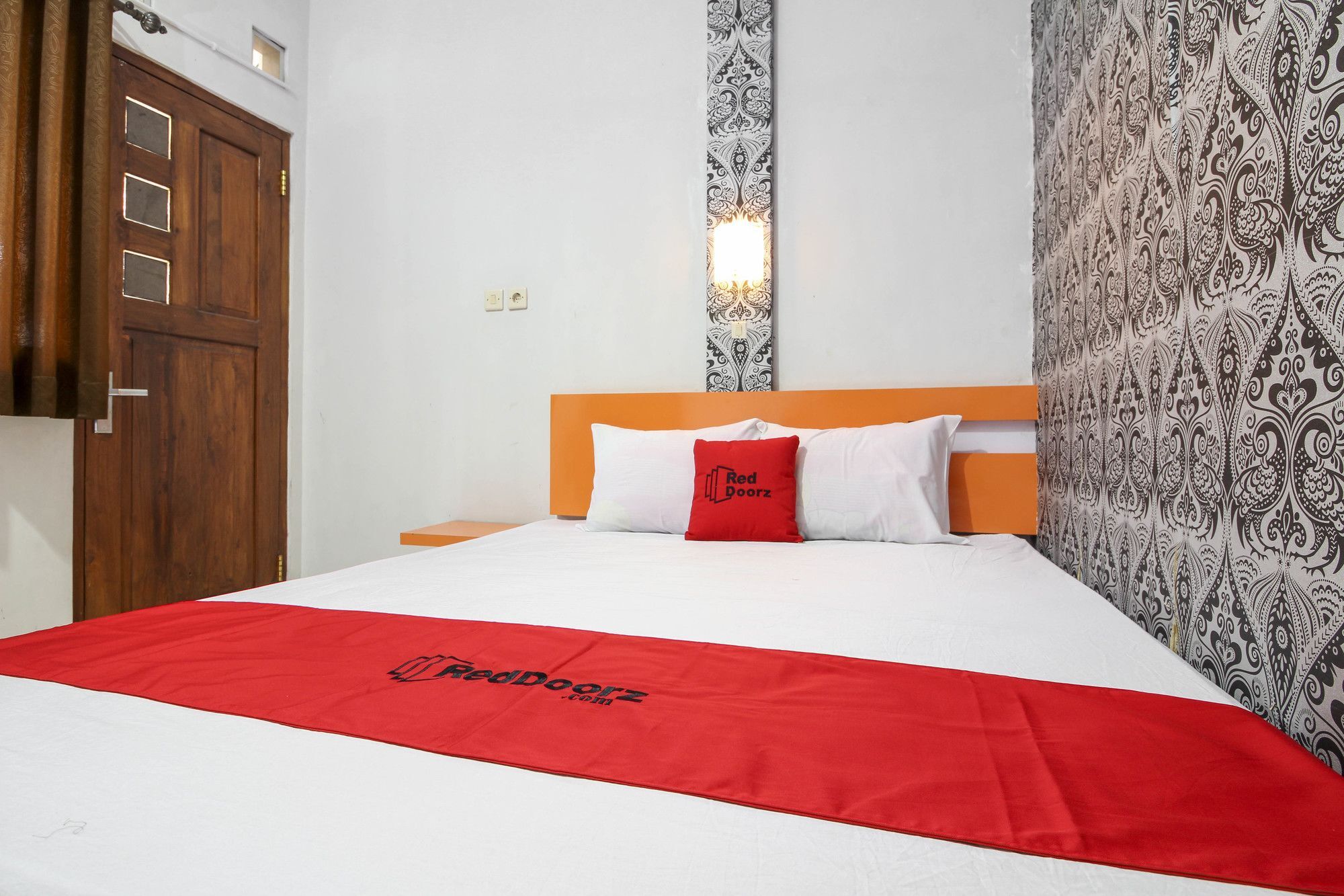เรดดอร์ซ เนียร์ ฮาร์โตโนมอลล์ Hotel Kejayan ภายนอก รูปภาพ