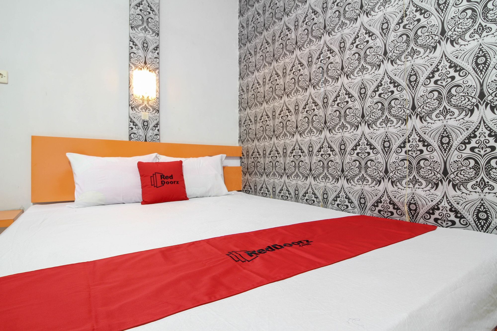 เรดดอร์ซ เนียร์ ฮาร์โตโนมอลล์ Hotel Kejayan ภายนอก รูปภาพ