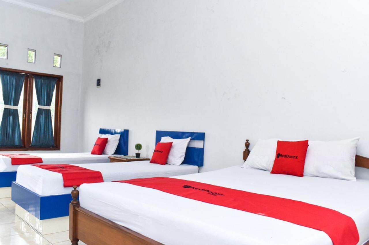 เรดดอร์ซ เนียร์ ฮาร์โตโนมอลล์ Hotel Kejayan ภายนอก รูปภาพ