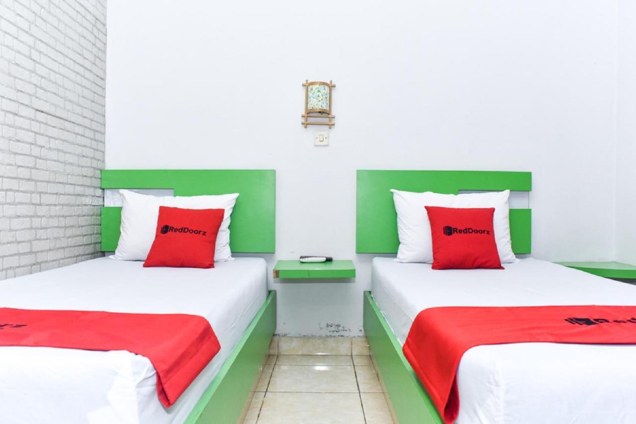 เรดดอร์ซ เนียร์ ฮาร์โตโนมอลล์ Hotel Kejayan ภายนอก รูปภาพ